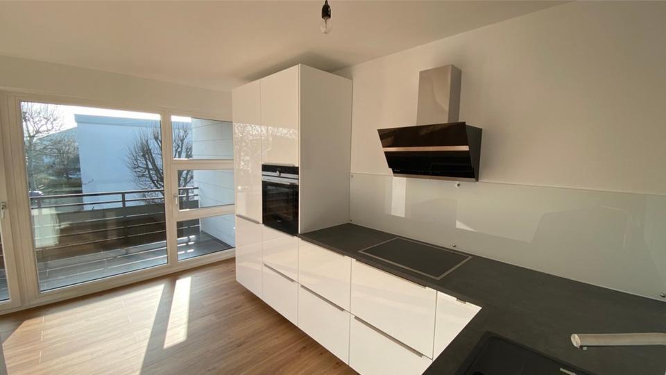 Stilvolle 2,5 Zimmer Whg, Balkon, EBK, Hobbyraum, Fellbach 2. OG zimmer