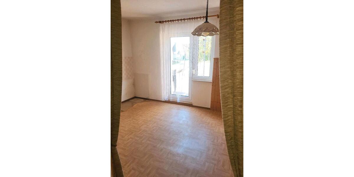 Einfamilienhaus Bad Salzungen Tiefenort - 9 Zimmer, 150 m&sup2;, 85.000&euro; | Angebot:26959081