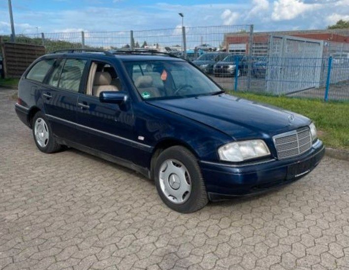 Mercedes-Benz C 180 260.000 km 2.200 &euro; Porta Westfalica 32457