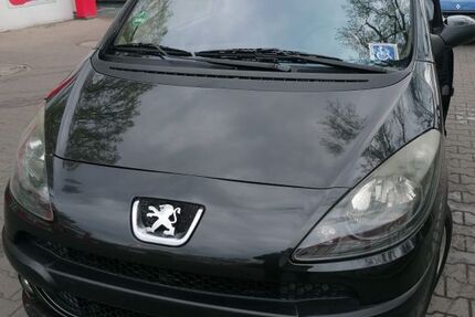 Peugeot 1007 135.000 km 2.100 &euro; Berlin 13599