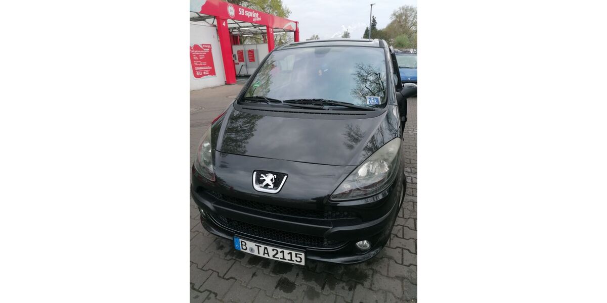 Peugeot 1007 135.000 km 2.100 &euro; Berlin 13599