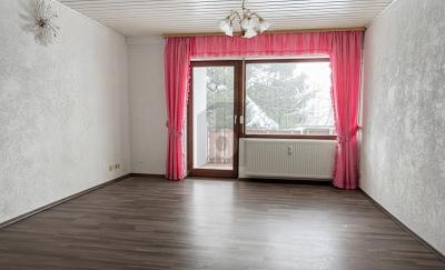 DREI BALKONE, BESTE LAGE : WERTVOLLES WOHNGLÜCK - Erdgeschoßwohnung Schonach im Schwarzwald | Angebot:27311715