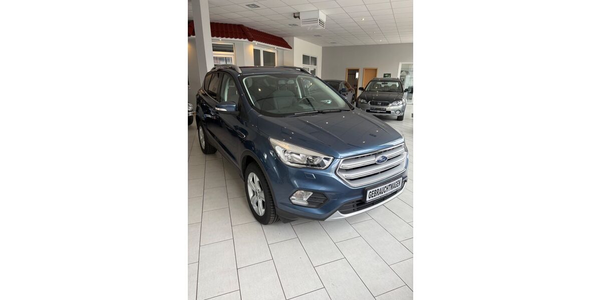 Ford Kuga 63.661 km 14.499 &euro; Esens 26427