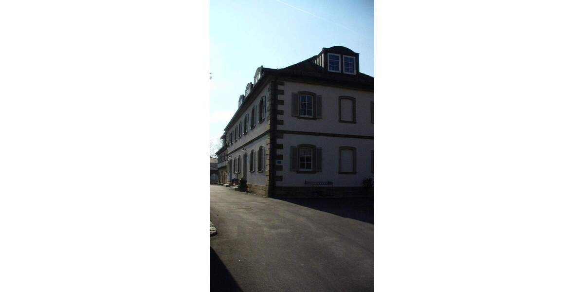 Wohnung Nr. 6 mit entsprechenden Umfeld (OG Whg. ) 2 zimmer