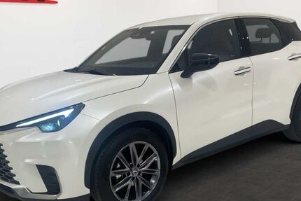 Lexus LBX 5.000 km 32.980 &euro; Frankfurt 60314