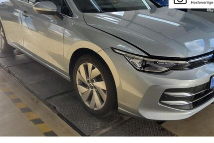 VW Golf 8.374 km 32.950 € Chemnitz 09113