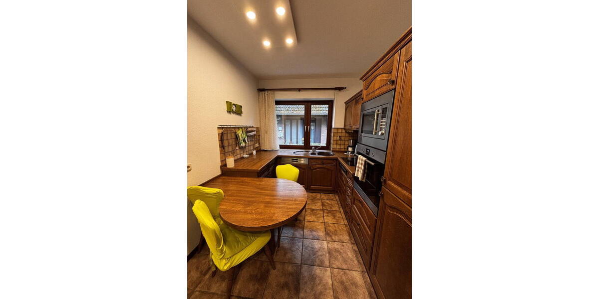 Einfamilienhaus Rellingen - 7 Zimmer, 202 m&sup2;, 2.300&euro; | Angebot:26806000