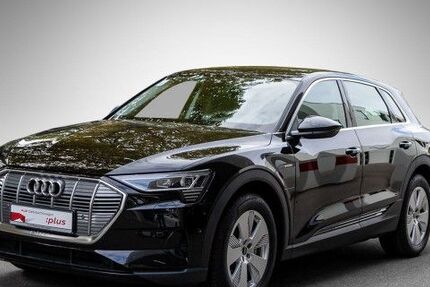 Audi e-tron 61.449 km 25.940 € Stuttgart 70469