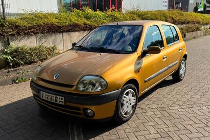 Renault Clio 124.500 km 2.299 &euro; Bonn 53225
