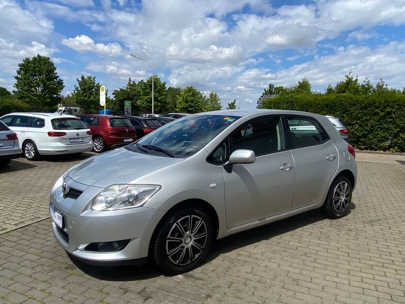 Toyota Auris 165.000 km 3.990 € Goslar 38644