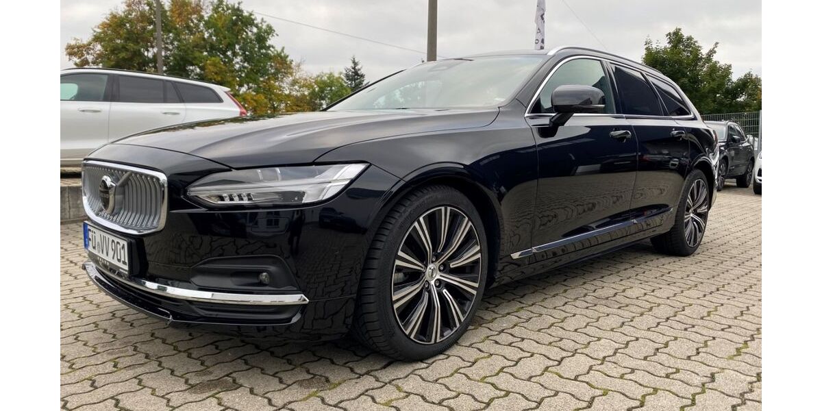 Volvo V90 10.990 km 56.790 € Fürth 90765
