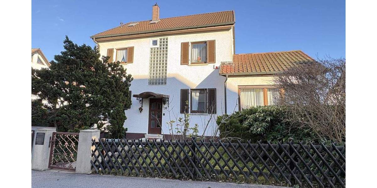 Zweifamilienhaus mit Terrasse, Garten und Garage 7 zimmer