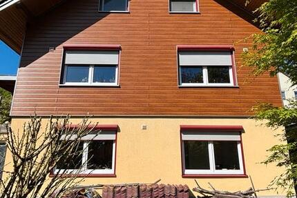 Einfamilienhaus mit Einliegerwohnung, Carport, PV, Wärmepumpe 6 zimmer