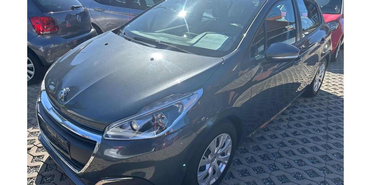 Peugeot 208 78.000 km 7.450 &euro; Stade 21680