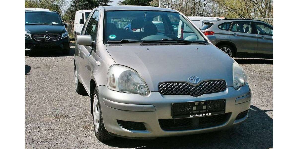 Toyota Yaris 77.000 km 2.990 &euro; Sponholz 17039