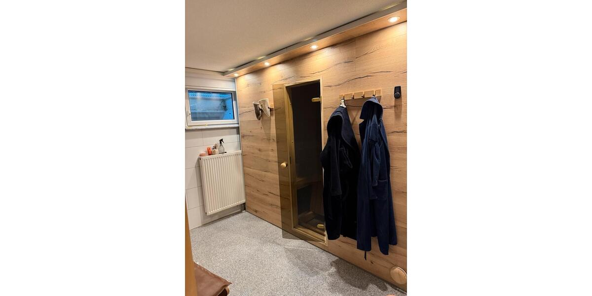 Einfamilienhaus Regensburg Brandlberg - 7 Zimmer, 200 m&sup2;, 2.400&euro; | Angebot:25442062