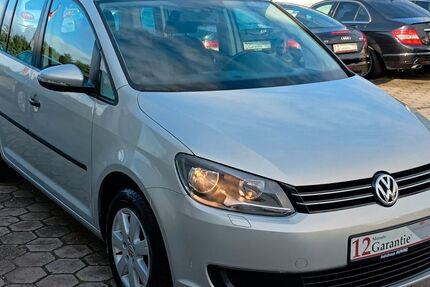 VW Touran 120.803 km 8.599 € Stapelfeld 22145