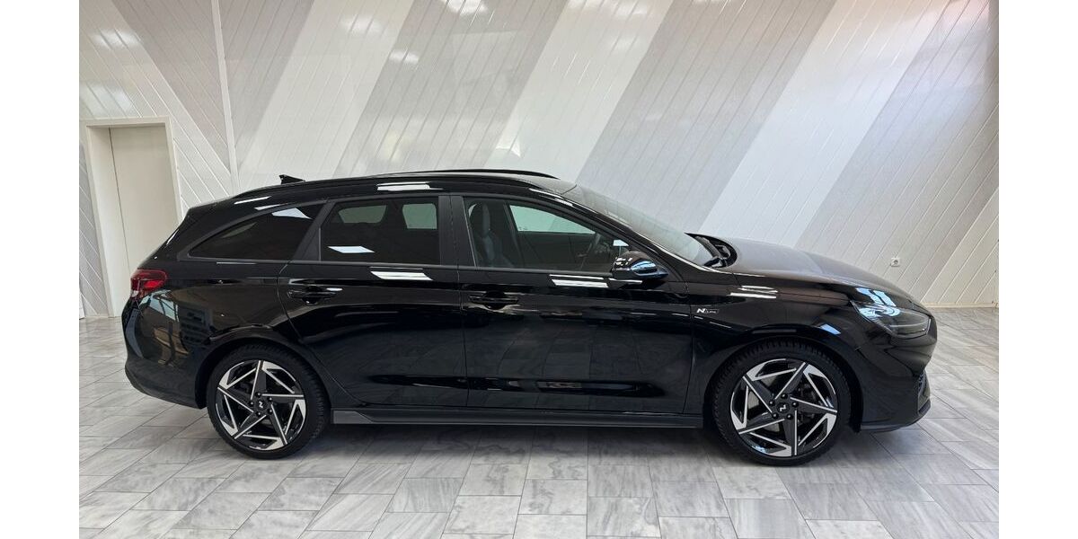 Hyundai i30 16.330 km 24.950 &euro; Liebenburg 38704