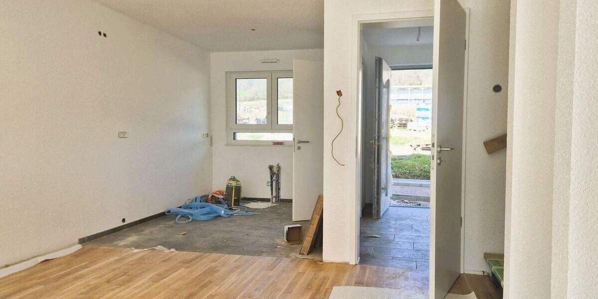 Reihenendhaus Bad Säckingen - 5 Zimmer, 134 m&sup2;, 2.300&euro; | Angebot:25706476