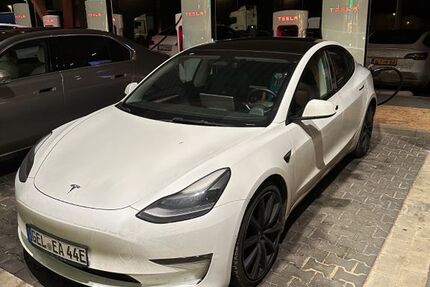Tesla Model 3 79.215 km 26.800 &euro; Köln 51061