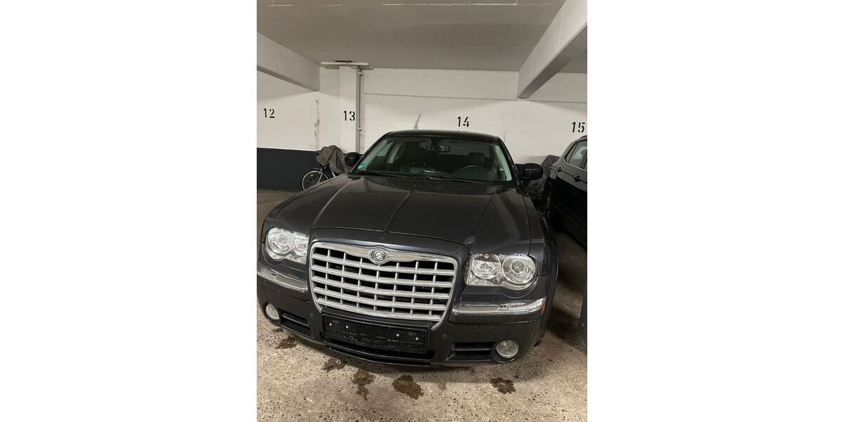 Chrysler 300C 249.340 km 8.000 &euro; Essen 45355
