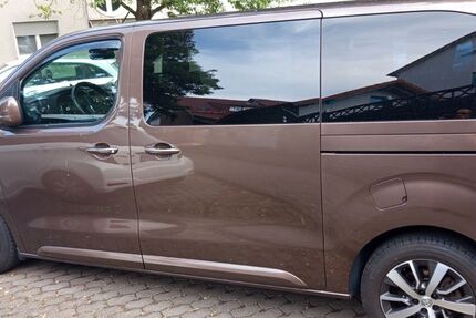 Toyota Proace (Verso) 169.000 km 19.000 &euro; Baunatal 34225