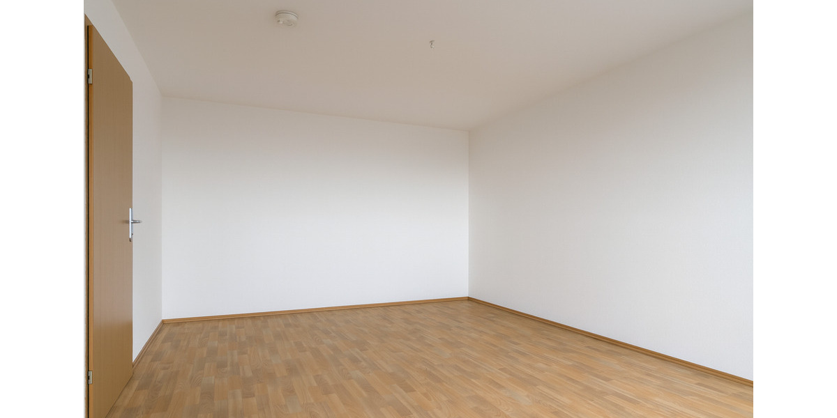 Helle 4-Raum-Wohnung mit Balkon, Naturidylle und Stellplatz – Nähe Erfurt, Weimar & Arnstadt zu vermieten! 4 zimmer