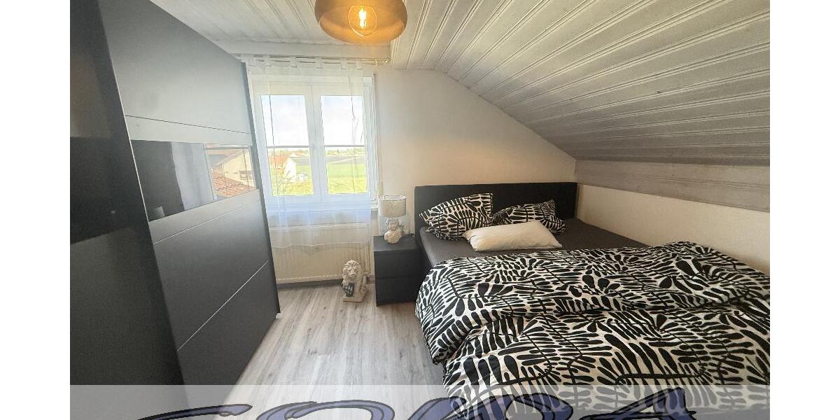 Charmante Dachgeschosswohnung mit Balkon, Garten & Garage in Königsmoos - Ein Objekt von Ihrem Immobilienpartner SOWA Immobilien und Finanzen - 3- Königsmoos Untermaxfeld | Angebot:26785917
