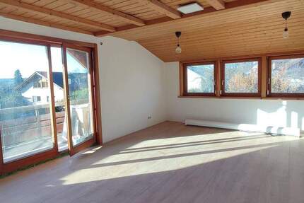 Erstbezug nach Kernsanierung! Lichtdurchflutete charmante 3,5-ZW mit überdachtem Balkon und übergroßer Garage! 3 zimmer