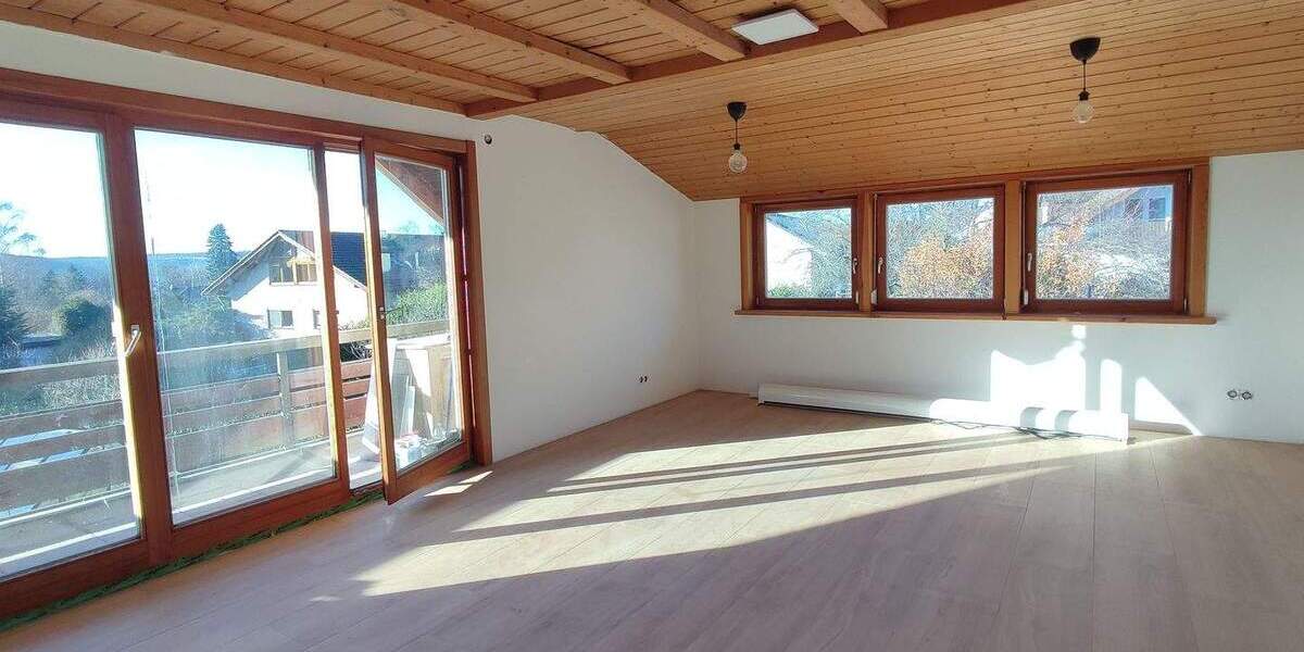 Erstbezug nach Kernsanierung! Lichtdurchflutete charmante 3,5-ZW mit überdachtem Balkon und übergroßer Garage! 3 zimmer