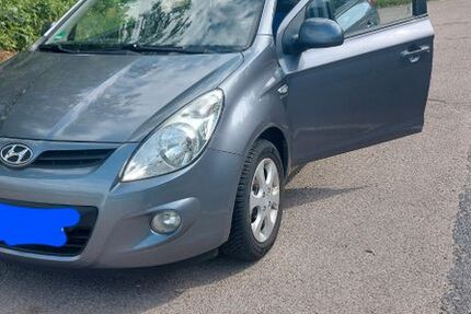 Hyundai i20 118.600 km 3.999 &euro; Brühl 68782