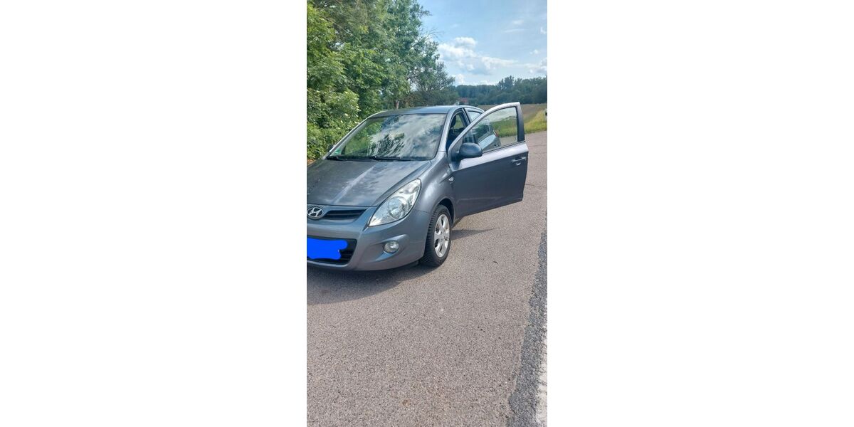 Hyundai i20 118.600 km 3.999 &euro; Brühl 68782