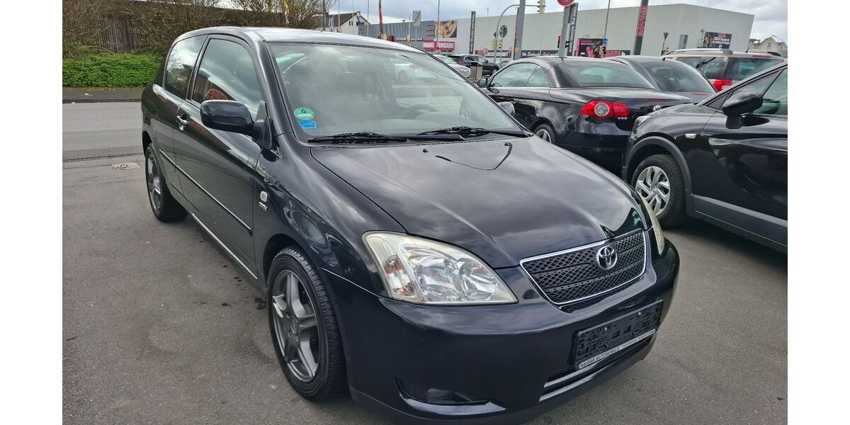 Toyota Corolla 179.000 km 2.799 &euro; Paderborn 33100
