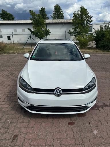 VW Golf 159.000 km 10.499 &euro; Muldestausee 06774