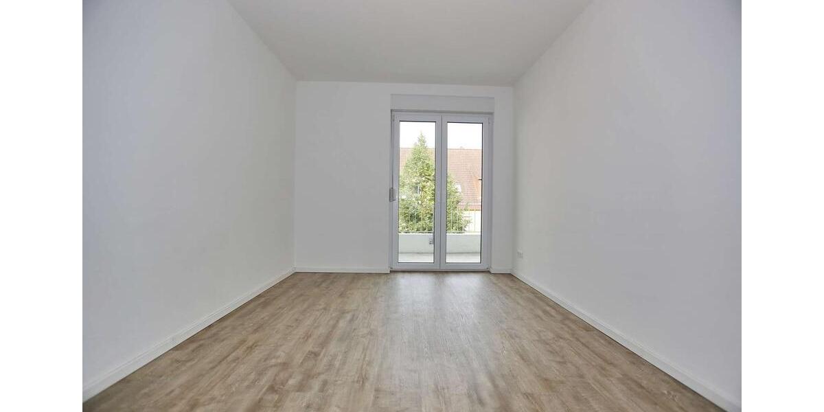 Etagenwohnung Hennigsdorf - 4 Zimmer, 109 m&sup2;, 1.399&euro; | Angebot:26296517