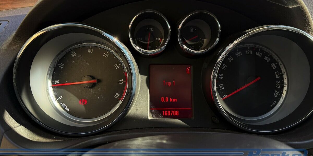 Opel Insignia Cosmo*SHZ*Navi*Tempo*E-Koffer*Lederweiß 169.708 km 5.780 &euro; Berlin 13187