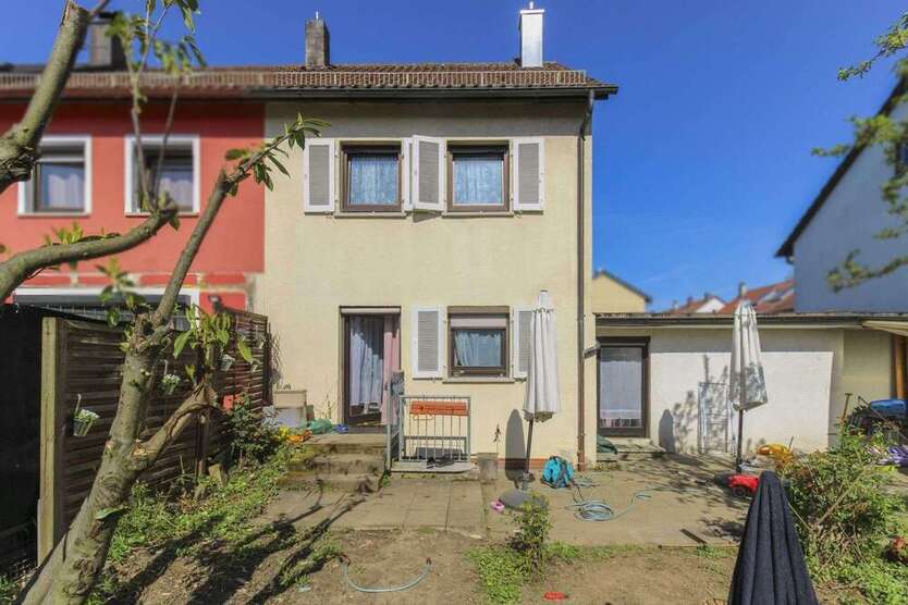 Haus zum Kaufen in Reutlingen 249.000 € 100.26 m²