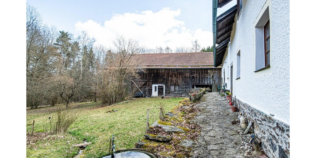 „Idyllisches Bauernhaus mit Teich & eigener Quelle – Ruhe, Natur und Geschichte vereint“ - Bauernhaus, Landhaus Weiding | Angebot:26041922