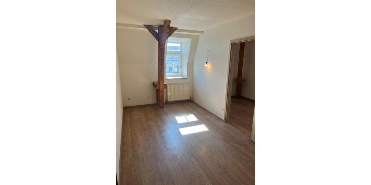 Dachgeschoßwohnung Plattling - 3 Zimmer, 72 m&sup2;, 700&euro; | Angebot:26448826