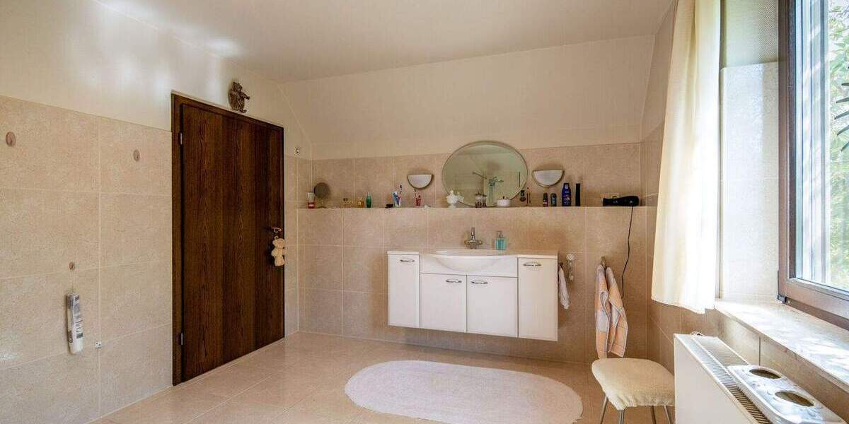 Einfamilienhaus Schmallenberg - 6 Zimmer, 208 m&sup2;, 425.000&euro; | Angebot:25800584