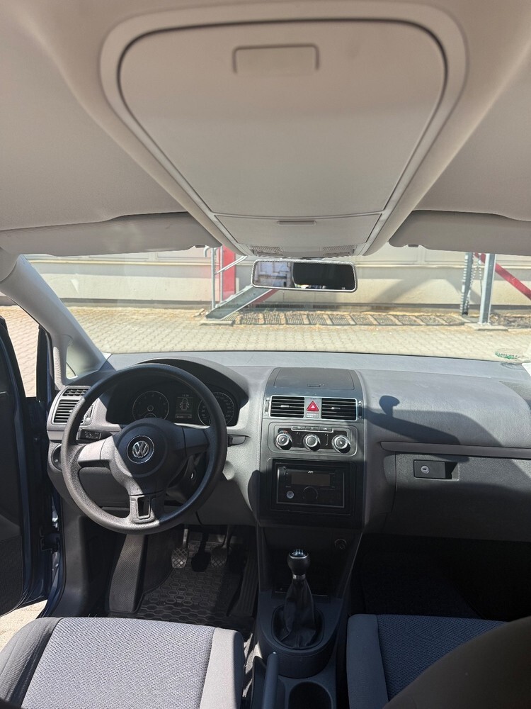 VW Touran 142.500 km 5.750 € Berlin 10178