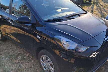 Hyundai i10 2.600 km 16.390 &euro; Schenefeld 22869