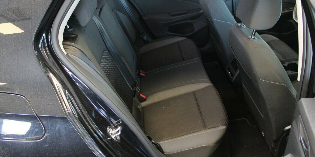 VW Golf 2.0 TDI SCR DSG Active 128.286 km 17.980 &euro; Euskirchen 53881