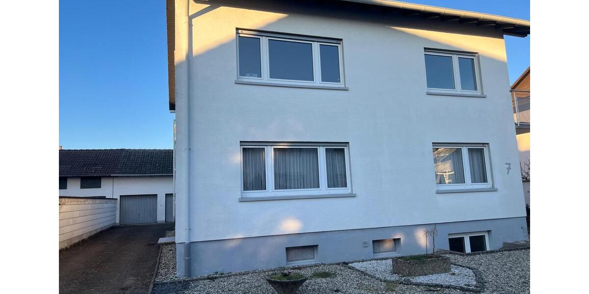 Etagenwohnung Eggenstein-Leopoldshafen Leopoldshafen - 3.5 Zimmer, 85 m&sup2;, 1.250&euro; | Angebot:24345647