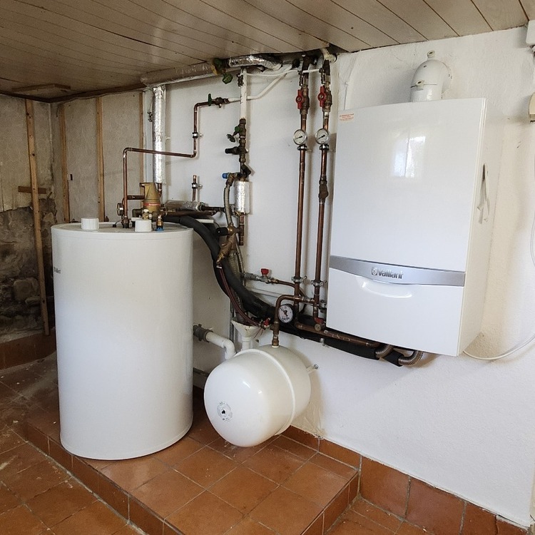 Helles Einfamilienhaus mit Potential nahe idyllischer Weinstraße und gefragter Metropolregion