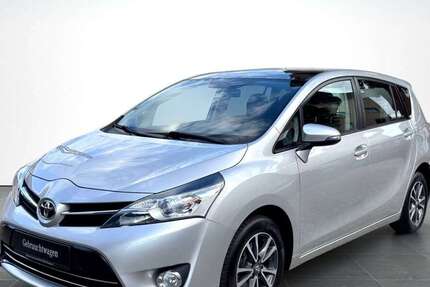 Toyota Verso 111.000 km 7.490 &euro; Oberhausen 46045