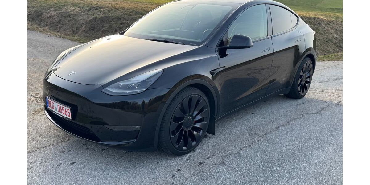 Tesla Model Y 48.000 km 36.700 &euro; Außernzell 94532