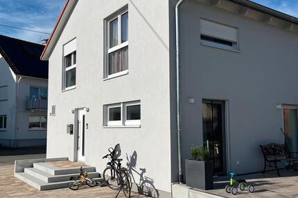 Haus Meßstetten - 6.5 Zimmer, 204 m&sup2;, 1.660&euro; | Angebot:24444438