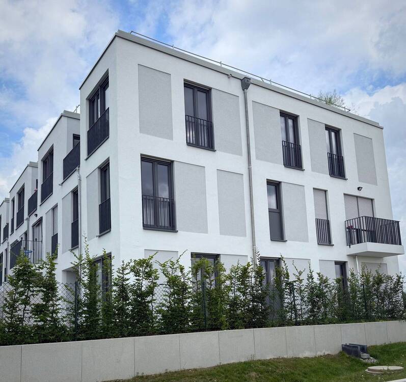 Neubau-Highlight in Langwied: 4-Zimmer-Wohnung mit Balkon, TG, Luxus-Küche & Blick ins Grüne