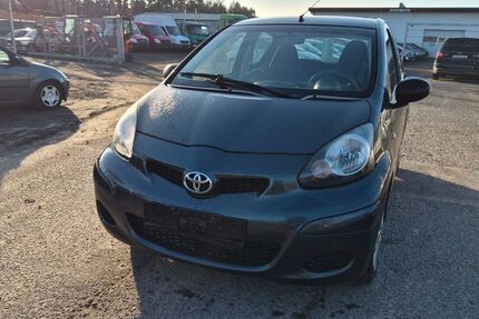 Toyota Aygo (X) 100.000 km 3.950 &euro; Fürstenwalde / Spree 15517